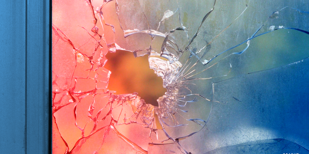 В Ленобласти мужчина подорвал мощную петарду у окна бывшей супруги