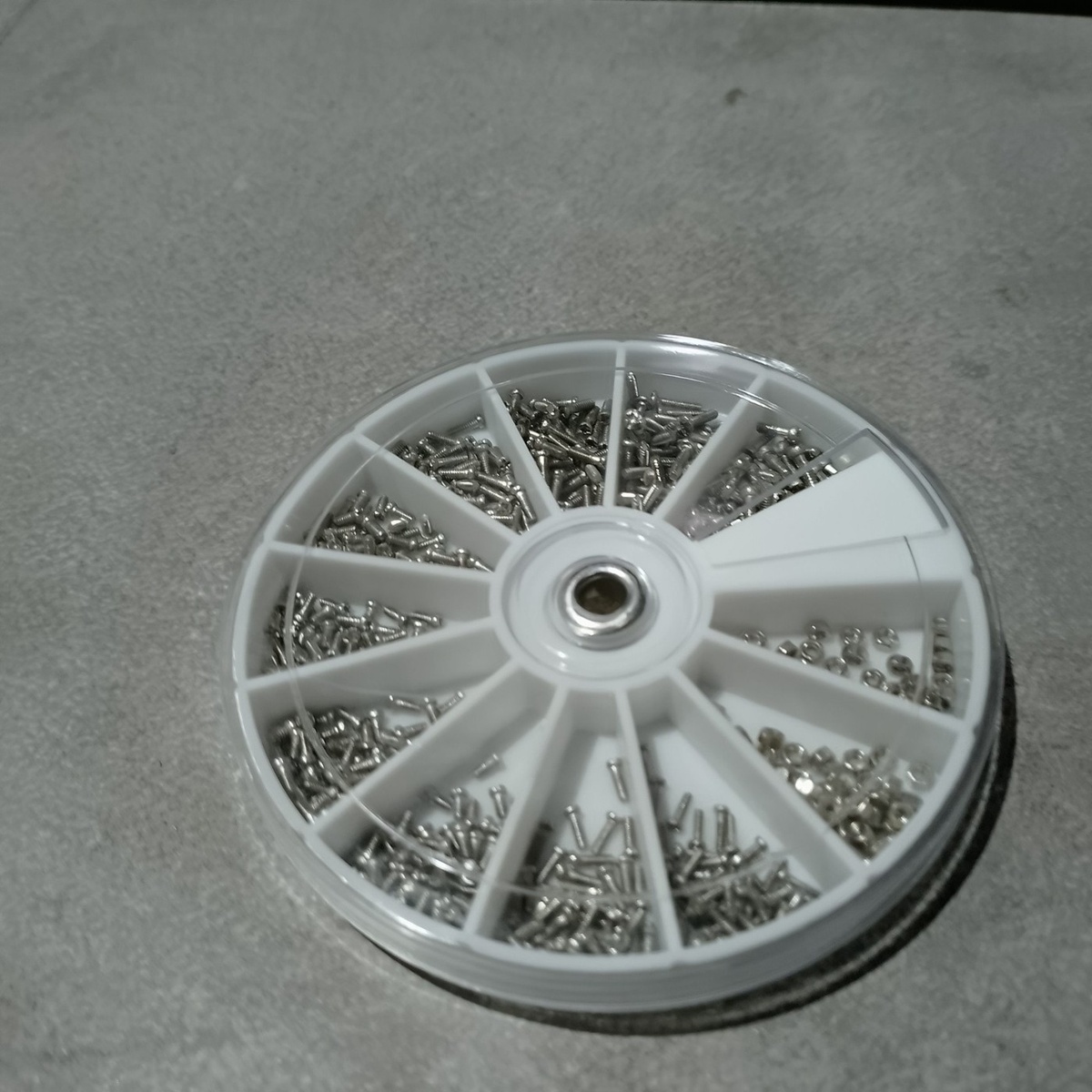      Внутри секции под разные размеры.