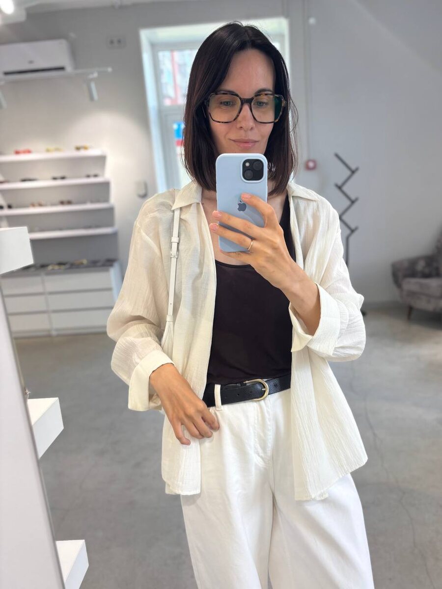 Меня зовут Владлена. Я сторонник вдумчивого подхода к шопингу. Теперь покупаю вещи не на сезон, а на годы.