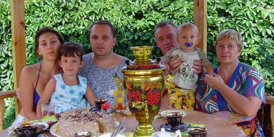 Родственники из деревни. "Как вы к нам, так и мы к вам относится будем!"