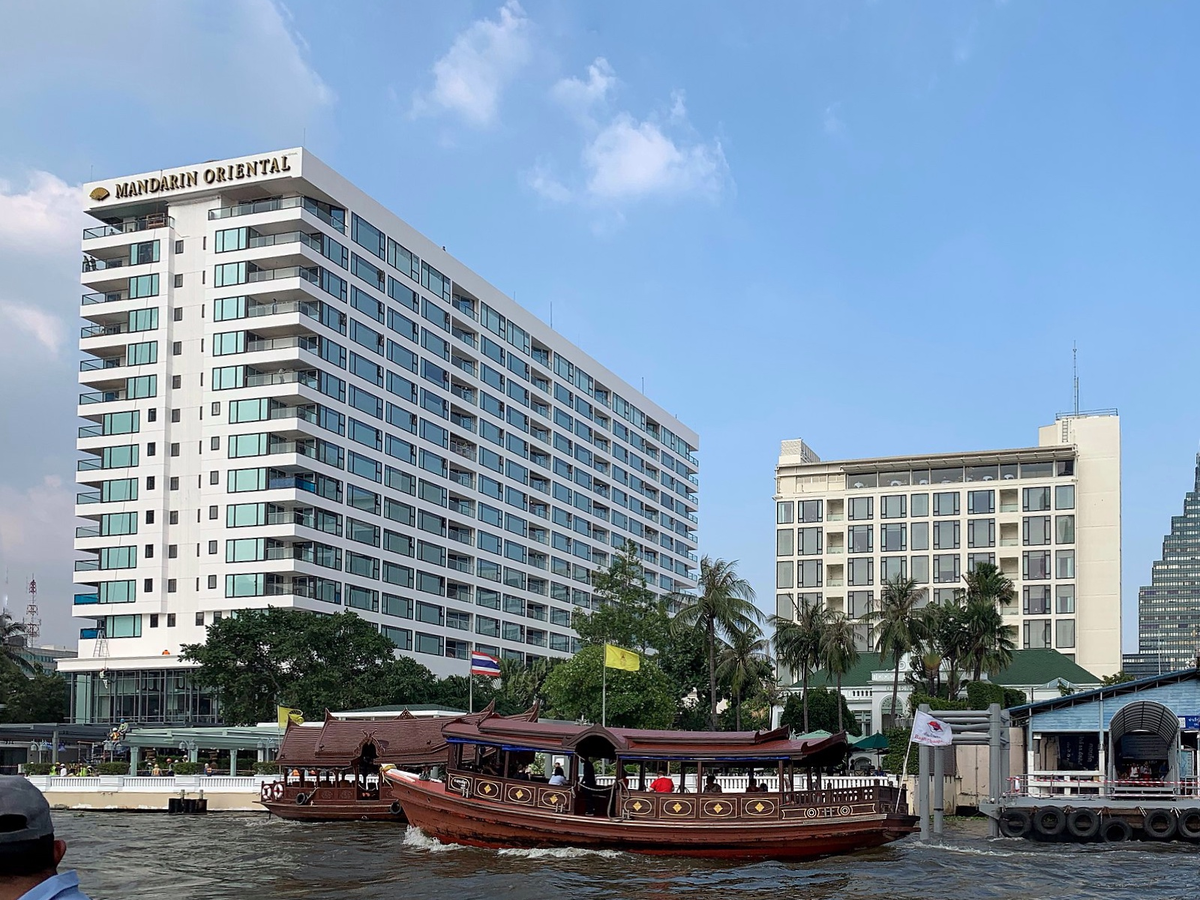 https://commons.wikimedia.org/wiki/File:Mandarin_Oriental_Bangkok_Bang_Rak.jpg#/media/File:Mandarin_Oriental_Bangkok_Bang_Rak.jpg