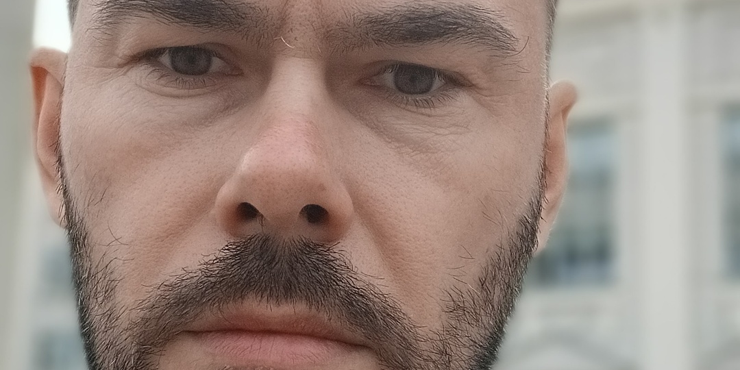 Ловушка надежности: Почему лучший инженер завода всегда получает меньше всех