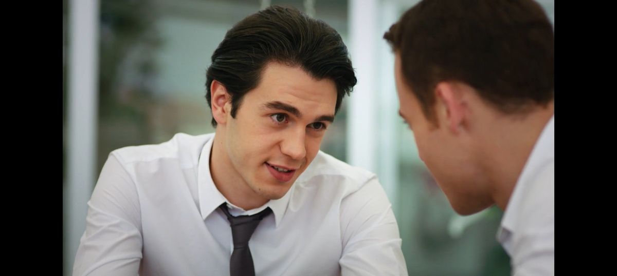 Кадр из сериала "В ожидании солнца".