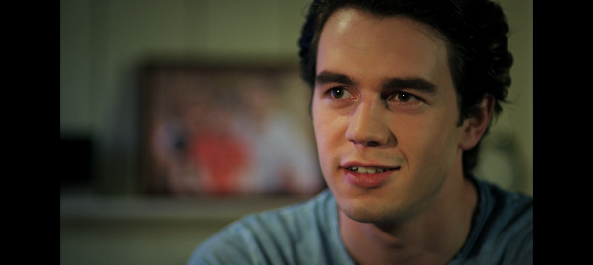 Кадр из сериала "В ожидании солнца".