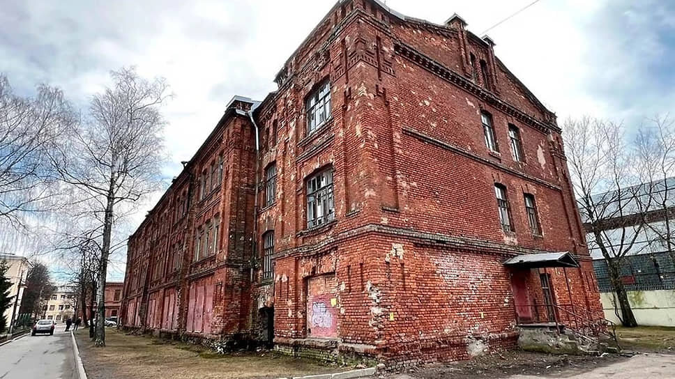Казармы лейб-гвардии Стрелкового артиллерийского дивизиона в Стрельне.📷Фото: Администрация Санкт-Петербурга