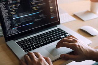 Кому принадлежат права на код, дизайн и контент: типичные ошибки белорусских компаний