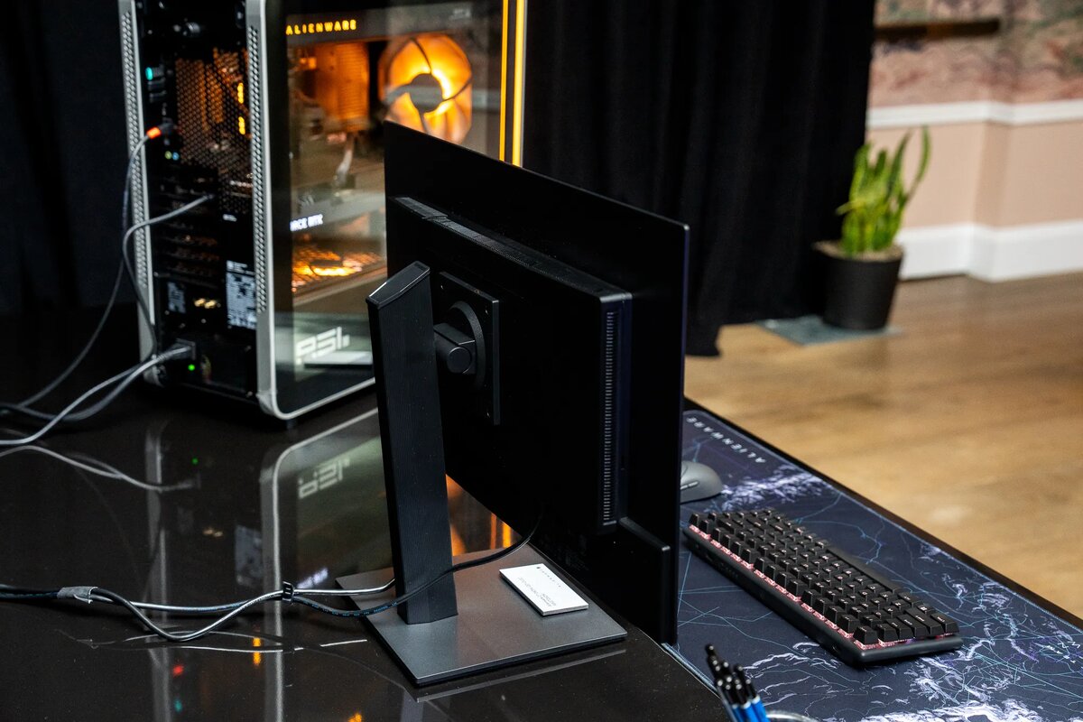    Alienware выпустила недорогой 240-герцевый игровой монитор AW2726DM