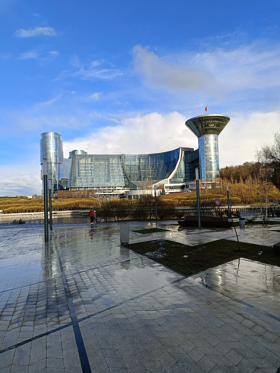 вид на здание правительства Московской области