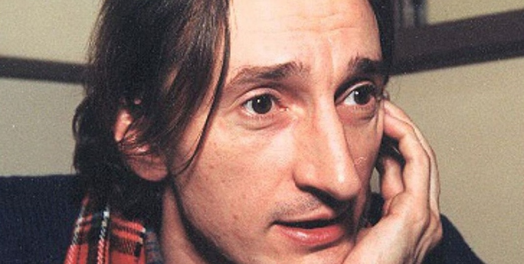 Служил в стройбате, 45 лет в браке с одной женщиной, сын — знаменитая модель. Как сегодня живет Александр Лыков