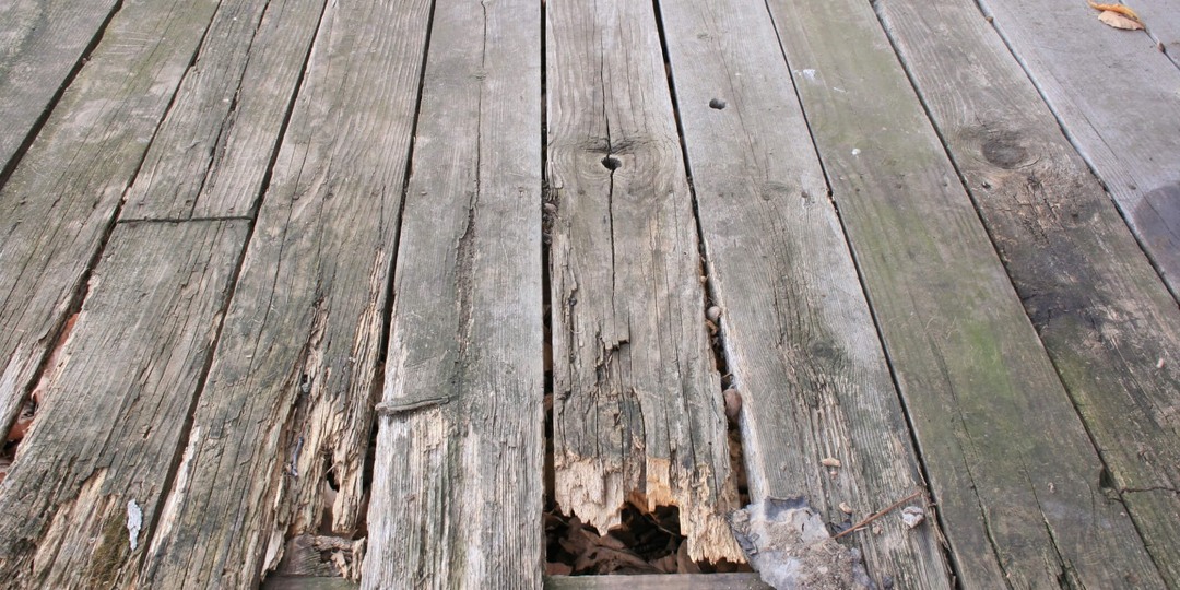 Узнал, как в старину обрабатывали деревянные доски, которые не гниют по 50 лет