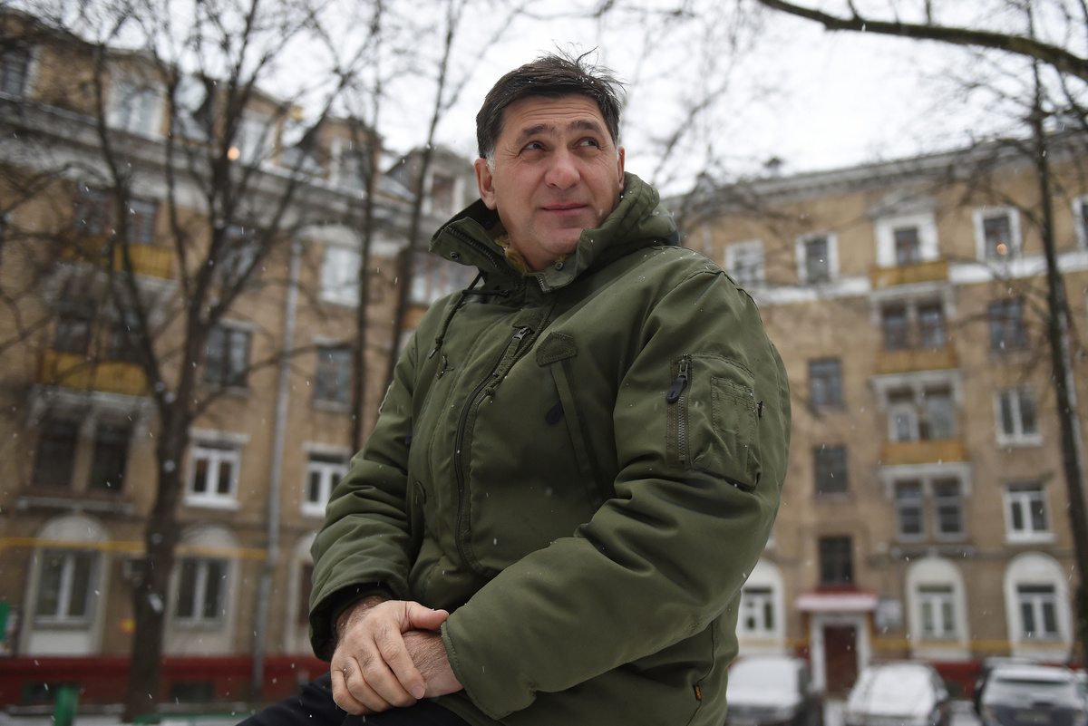    Сергей Пускепалис родился 15 апреля 1966 года в посёлке Олымском Курской области в семье геолога. Его отец — литовец, мать — болгарка. В 1980-м семья переехала в Саратов, где Сергей поступил в Саратовское театральное училище имени И.А. Слонова (ныне Саратовский театральный институт — СаТИ) / Legion-Media