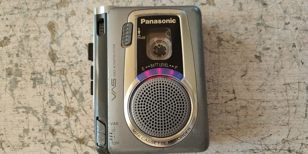 Panasonic RQ-L30.Нашествие диктофонов продолжается и где их только берут и главный вопрос зачем, откуда столько страсти и желания