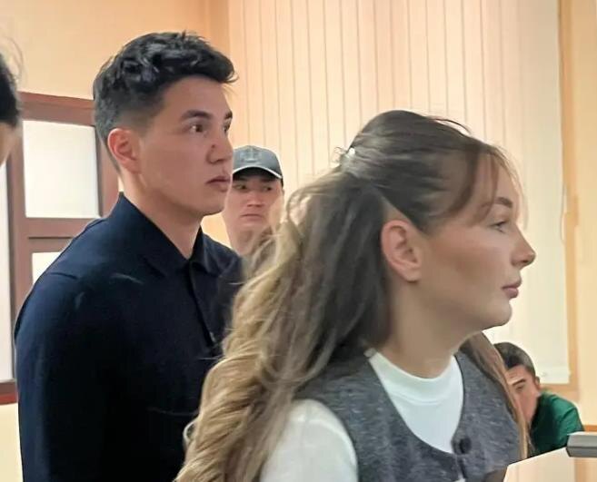 Суд над блогерами Жанабыловыми превратился в громкий скандал