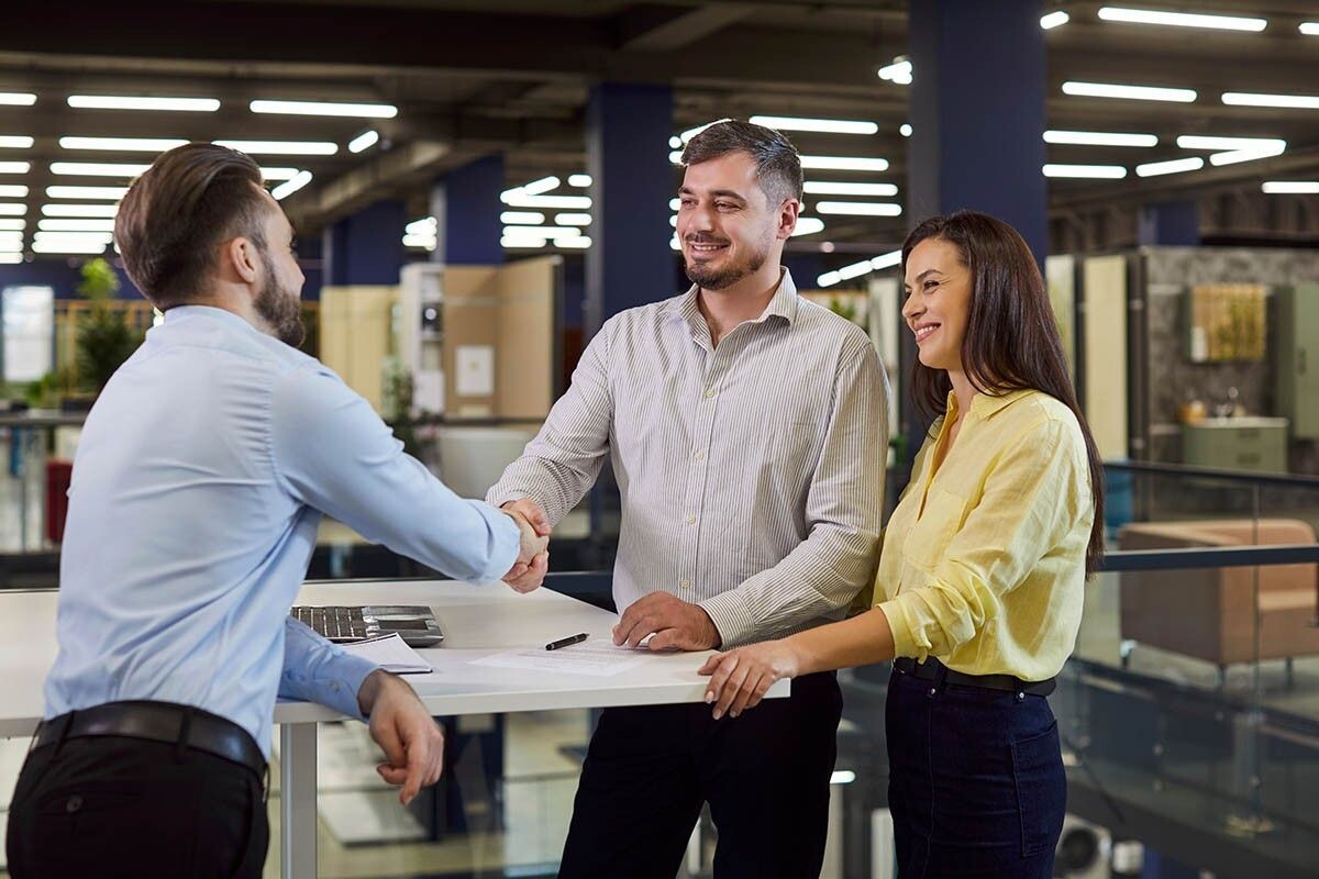 От того, как выстроена поддержка, зависит LTV — пожизненная ценность клиента. Это прибыль, которую он приносит компании за все время общения с ней. Источник: Studio Romantic / Shutterstock / FOTODOM📷
