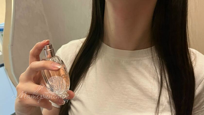 Духи держатся на коже весь день: узнала гениальный лайфхак для стойкого аромата