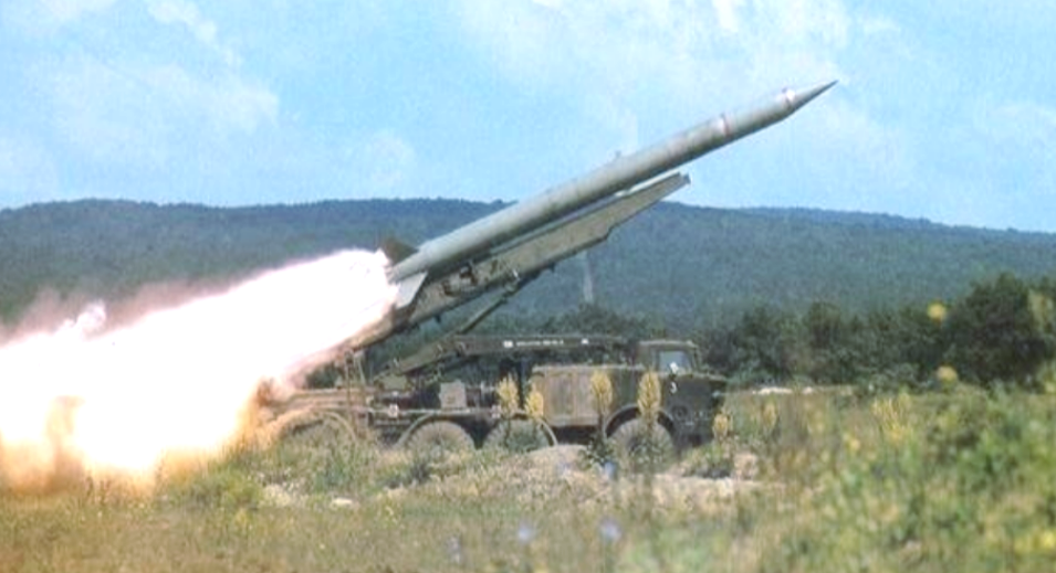 Летящая кувалда, которая не знала о существовании РЭБ. Особенность советского комплекса 9К52, который обходил любые радиопомехи