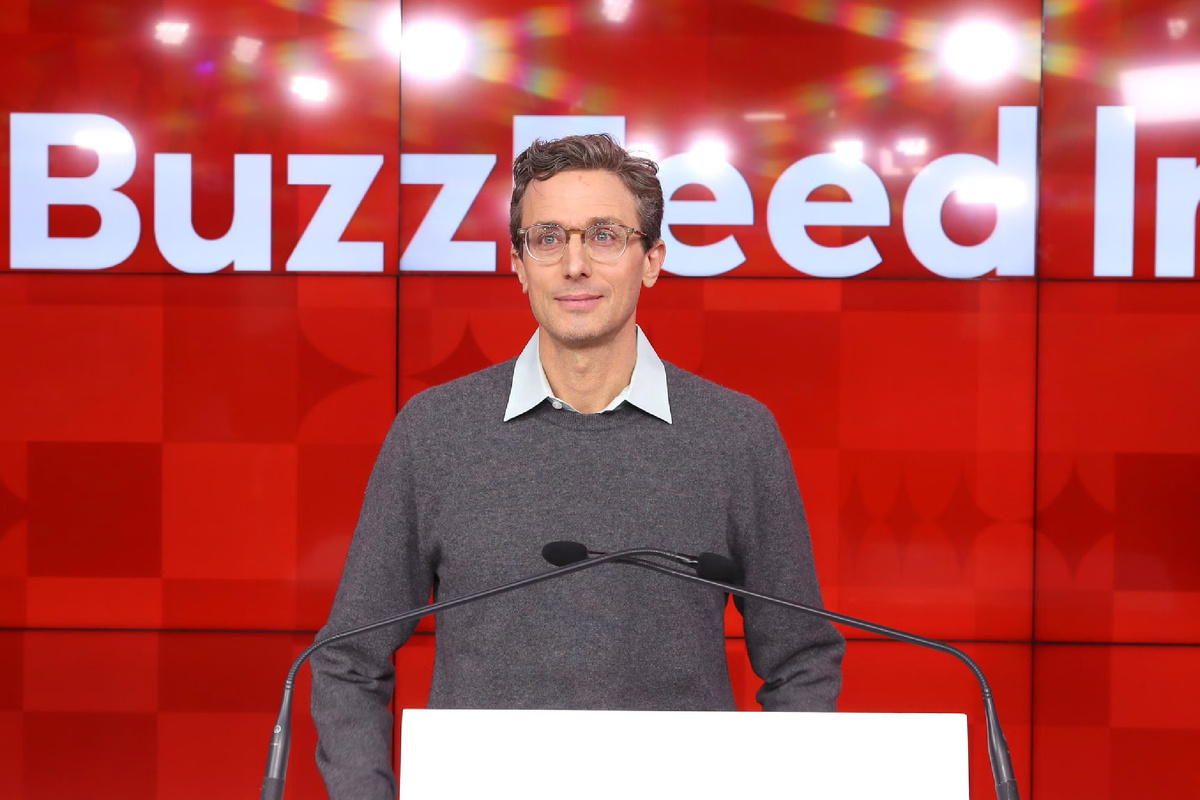 История BuzzFeed — это не просто история одной компании. Это история всей digital-индустрии за последние 15 лет, с её надеждами, взлётами и болезненными прозрениями