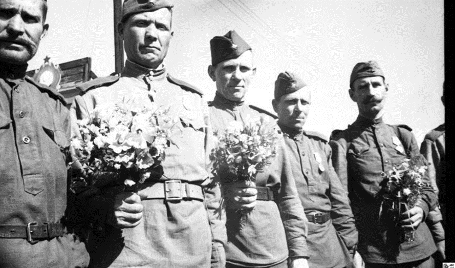 Интересно, кто у нас предки "звезд" российского кино?