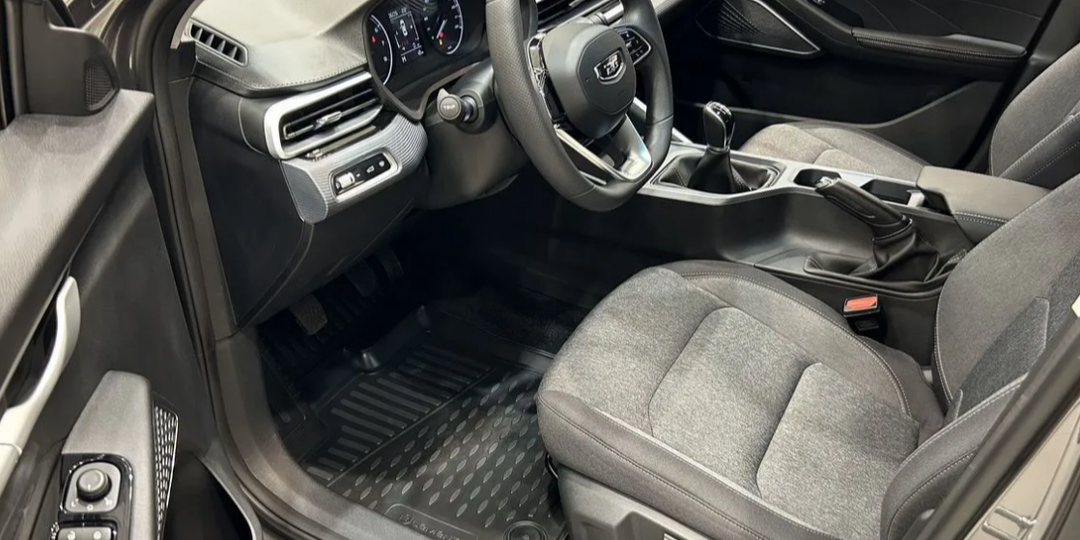 Не понимаю, зачем нужна Лада Искра? Купил Belgee S50 и доволен, пересел с Гранты. Гранту сдал в трейд-ин