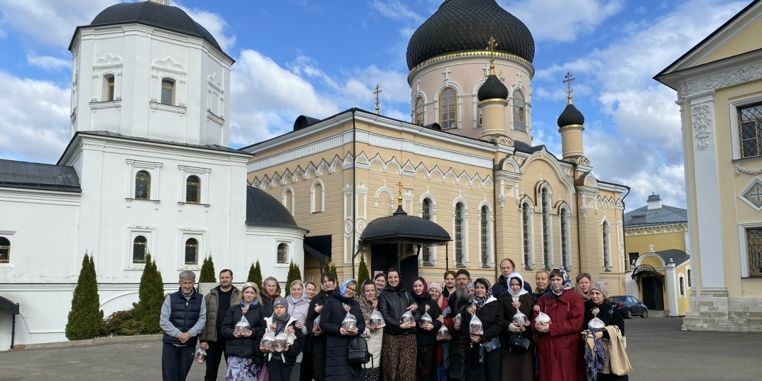 Добровольческий отряд московских предприятий «Маринс Групп» помог подготовить Вознесенскую Давидову пустынь к Пасхе