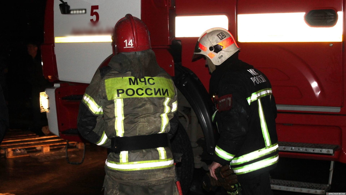     Пожарные за работой   
Загороднюк Дмитрий © ИА Красная весна
