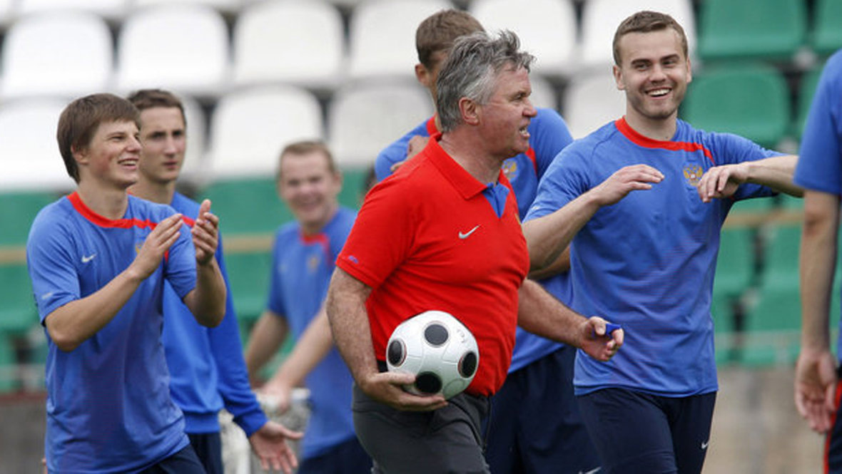    Андрей Аршавин, Владимир Быстров, Гус Хиддинк и Игорь Акинфеев (слева направо) в 2008 году.Александр Федоров