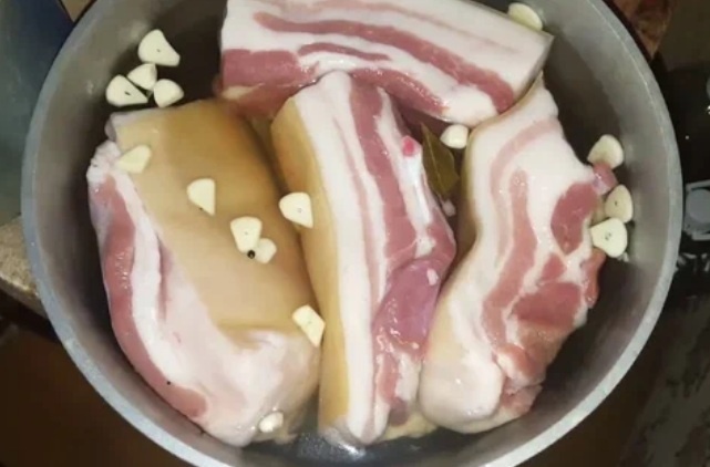 Сало в маринаде.