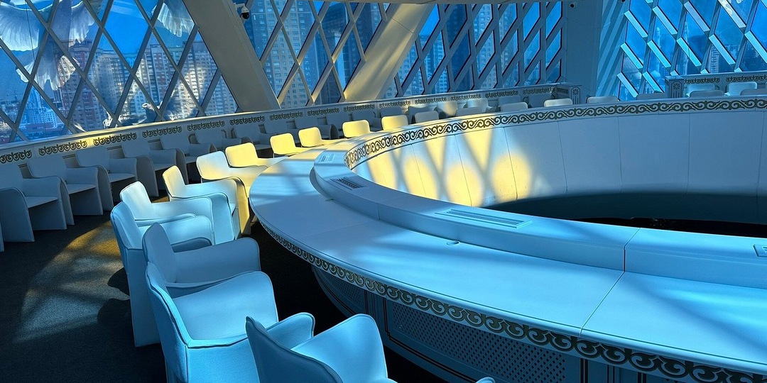 «Степь, скрепки и никакого роуминга»: как я купила eSIM для Казахстана и забыла о проблемах