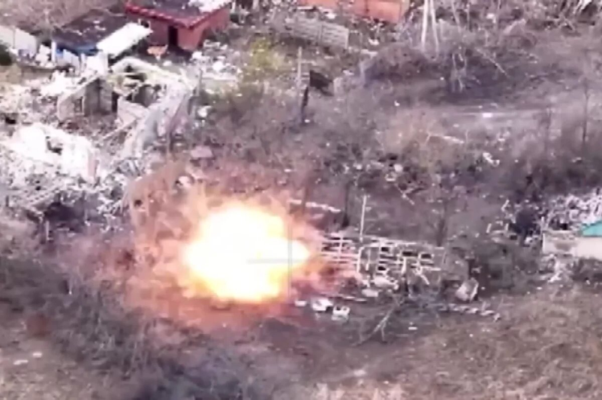    Крупнокалиберная артиллерия уже вовсю громит первую линию обороны ВСУ на окраинах Славянска