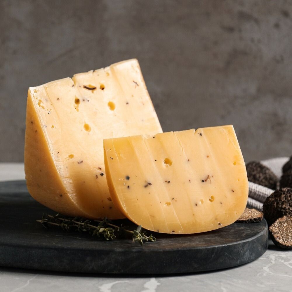 Сыр "Трюфельный" от фермы Лапин Сыр. Своё Родное