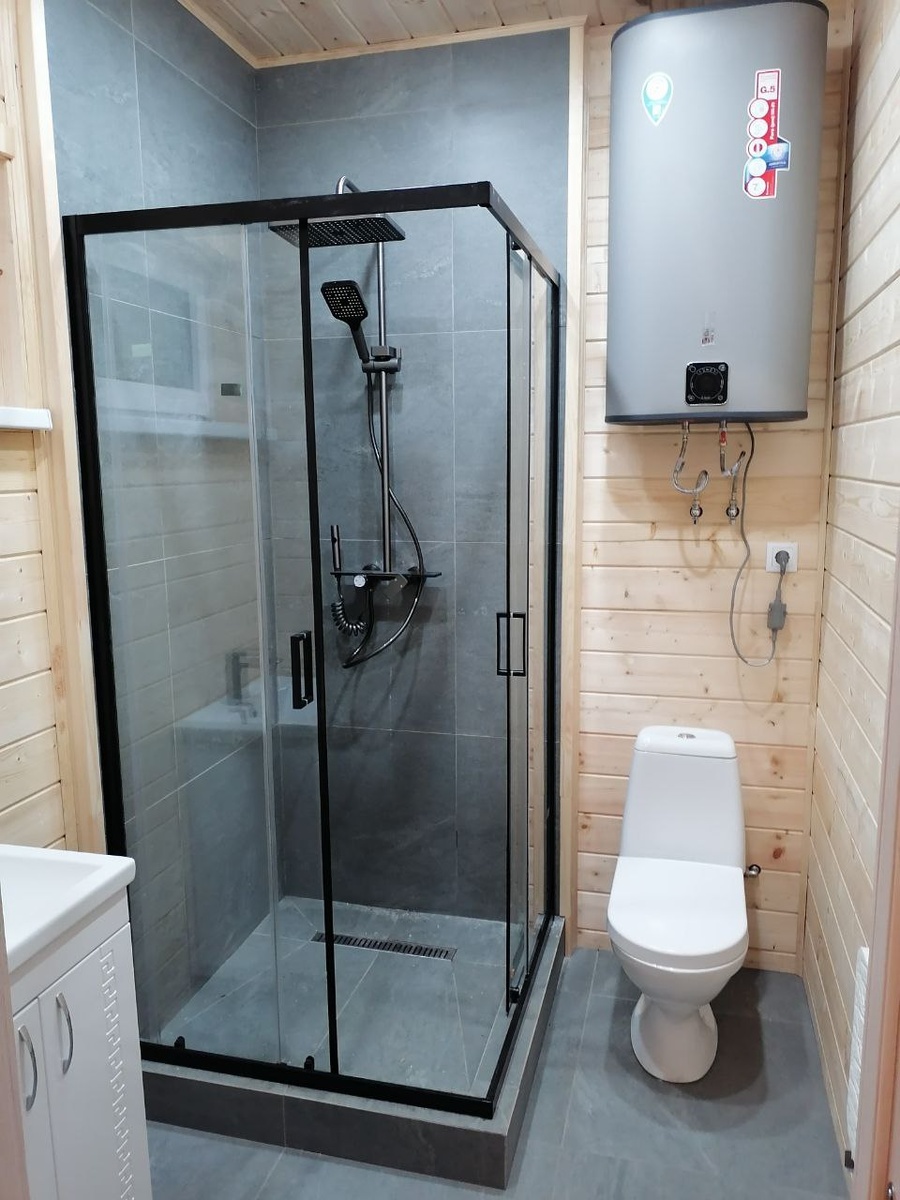 выглядит конечно солиднее, чем пластиковый аналог