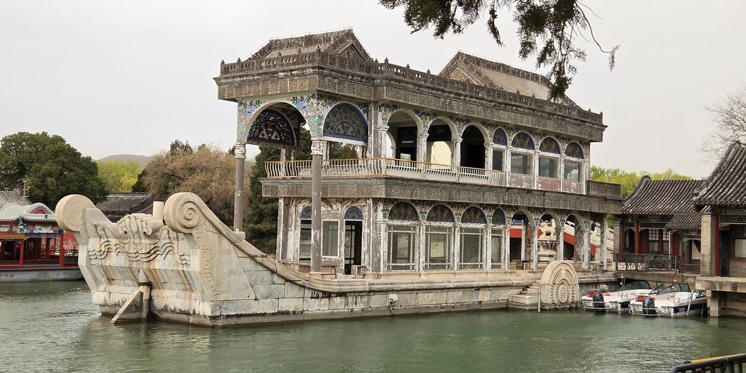 «Запретный город, панда и ни одной скрепки»: как я купила eSIM для Китая и забыла о проблемах