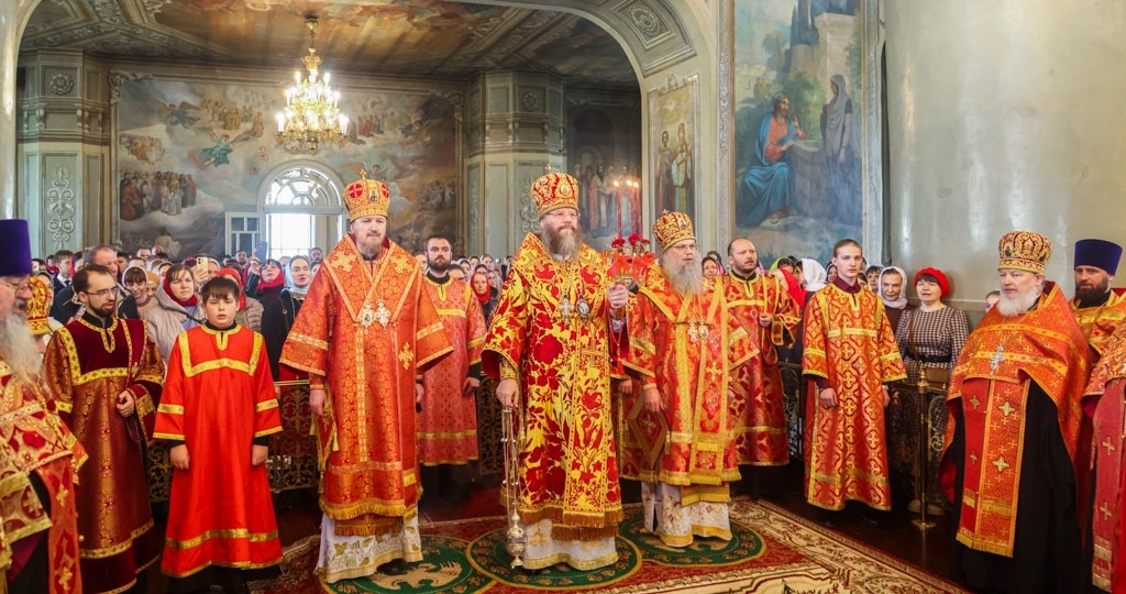 Пасхальное поздравление в Спасо-Преображенском кафедральном соборе города Тамбова