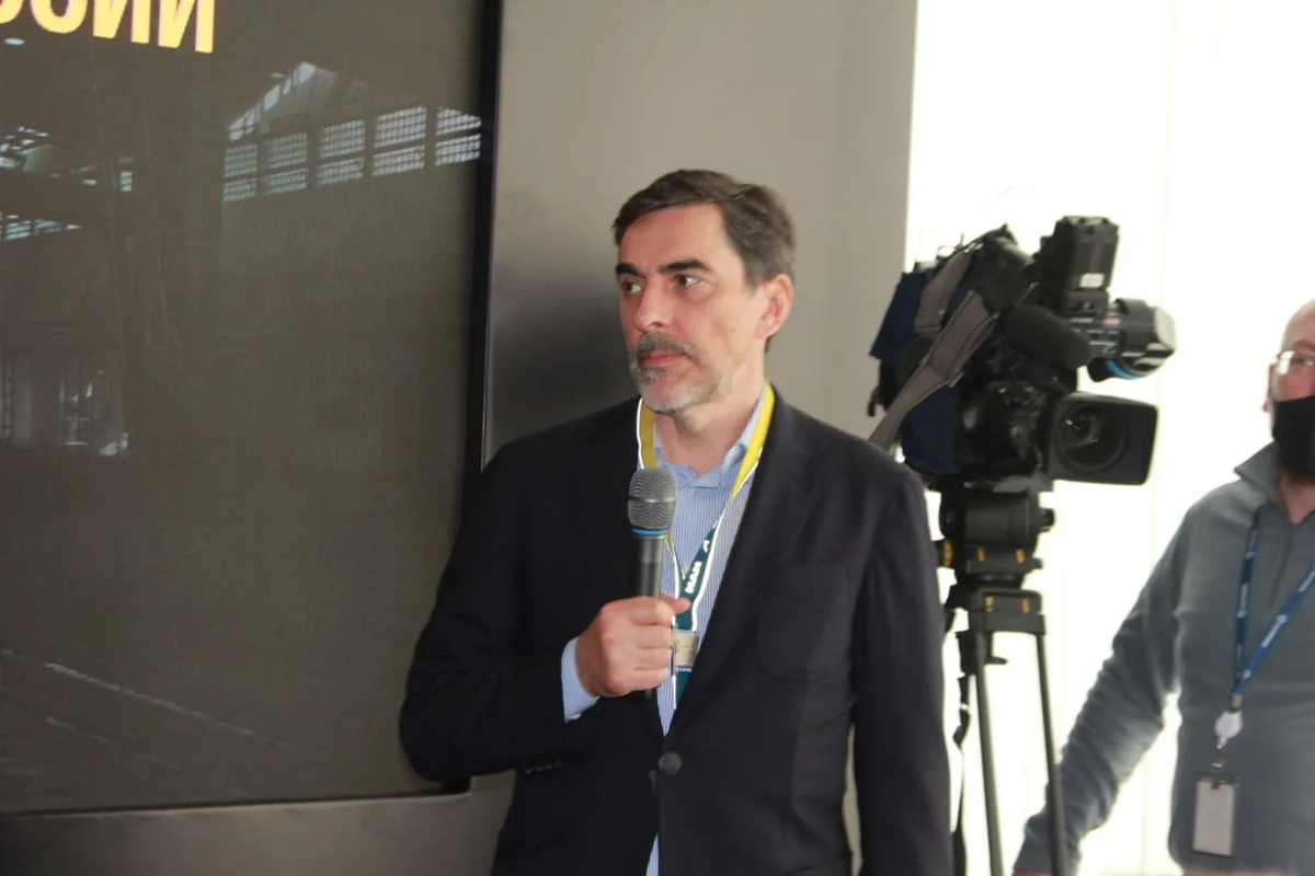 https://intra-l.ru/wp-content/uploads/2023/01/gruzoperevozki-po-rossii-tk-intralogistics.jpg