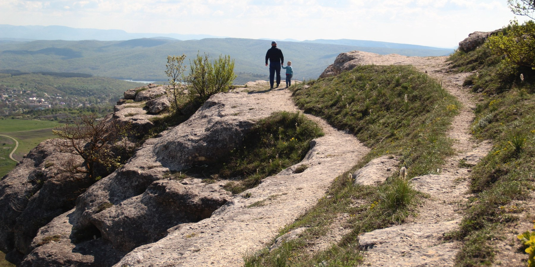 Ловушки Крыма: 10 мест, где отдых может стать опасным, от ядовитых пляжей до коварных троп