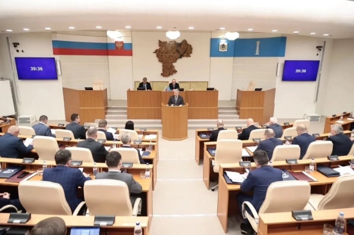    Алексей Русских выступил в ЗС с отчётом о работе правительства за 2025 год