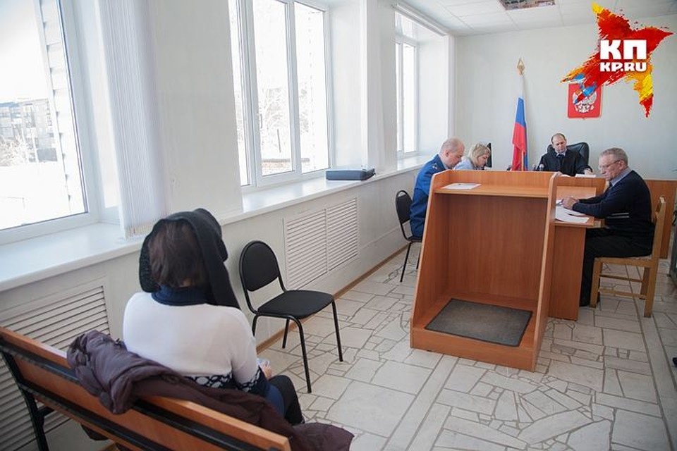 Во время заседания подсудимая непрестанно плакала. Фото: Кирилл Пенкин