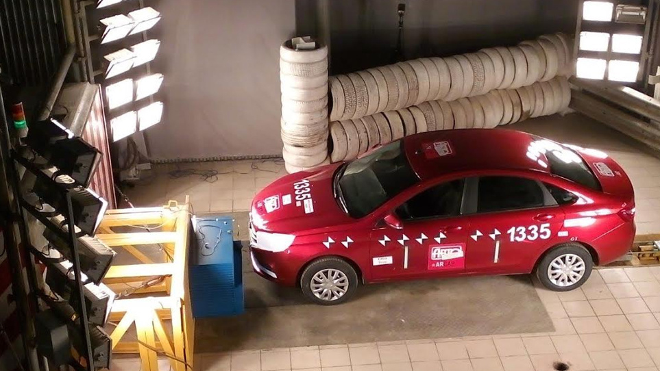 Краш-тест Lada Vesta 2026 — максимальные 4 звезды ARCAP. 6 подушек в топ-версии