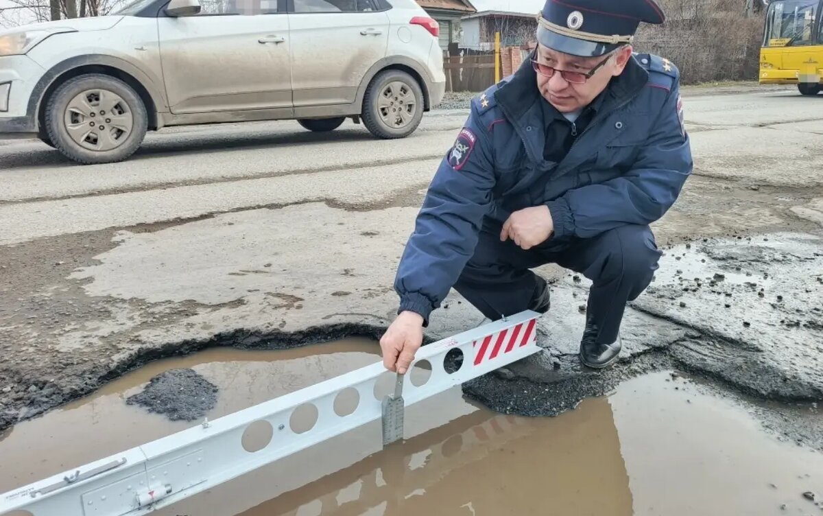    47 ДТП произошло в Ижевске из-за ям на дорогах