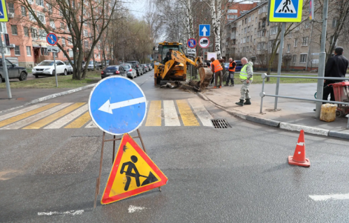В Долгопрудном ремонтируют детские площадки и дороги