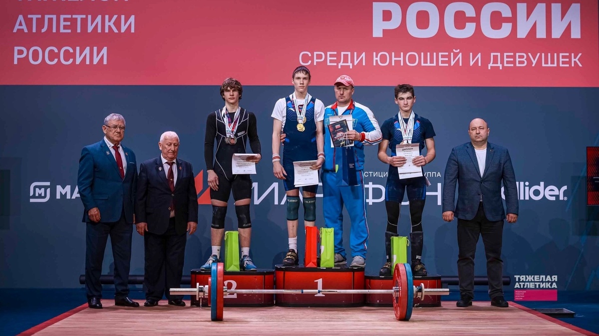    Тяжелоатлеты Нефтеюганска привезли пять медалей с первенства России в Каспийске