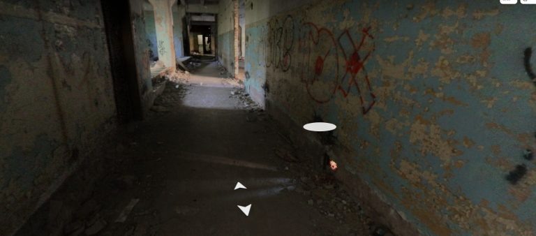 Жители Самары требуют решить судьбу заброшенного Дома печати на Карла Маркса