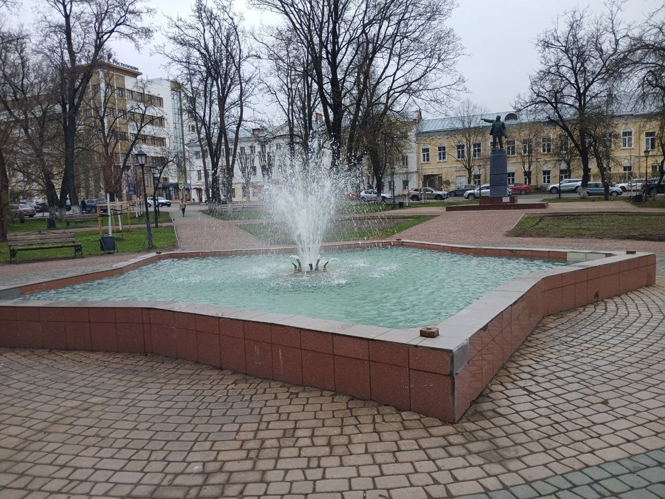    Фонтан в сквере Ленина.