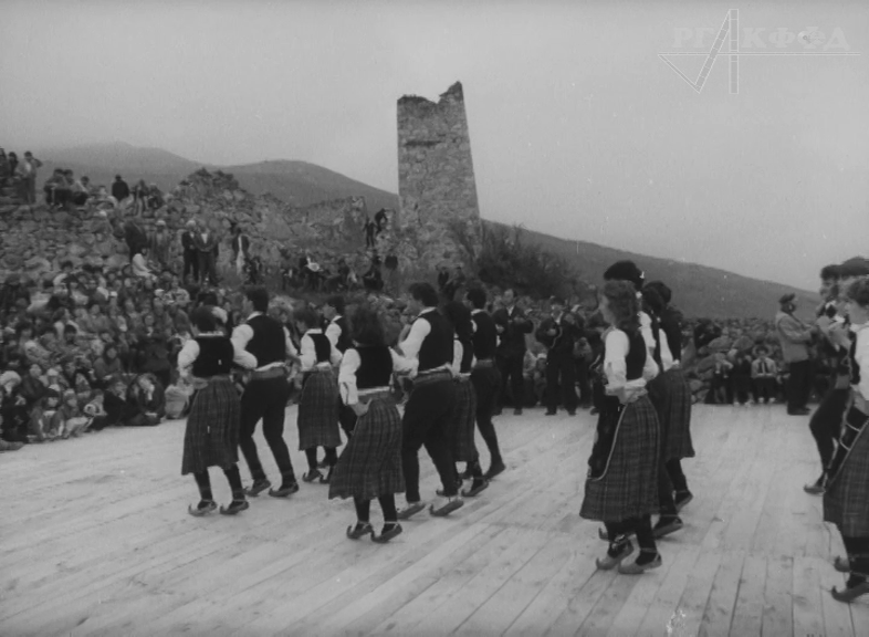 Кадр из киножурнала «Северный Кавказ», опубликованного ниже.