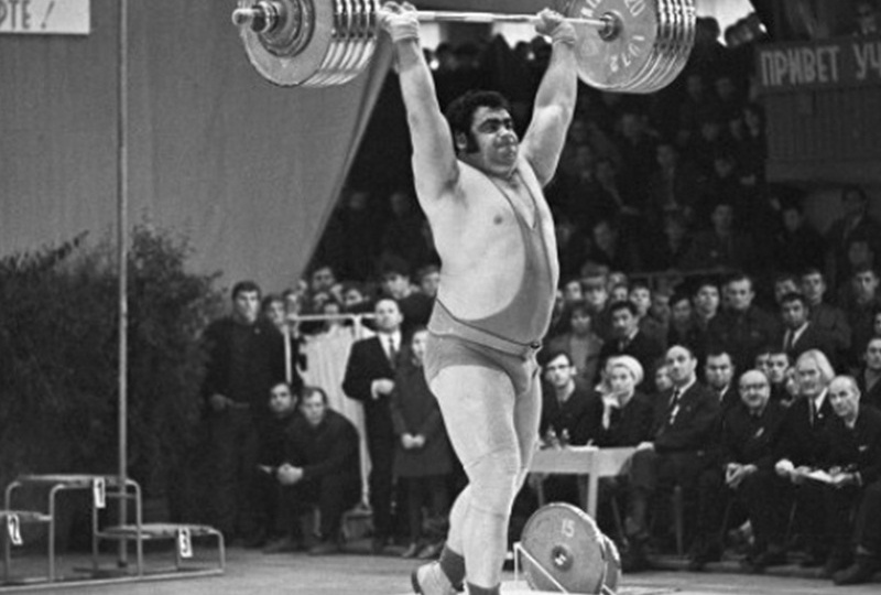 В городе Шахты вспоминают вечный рекорд самого сильного человека планеты Василия Алексеева