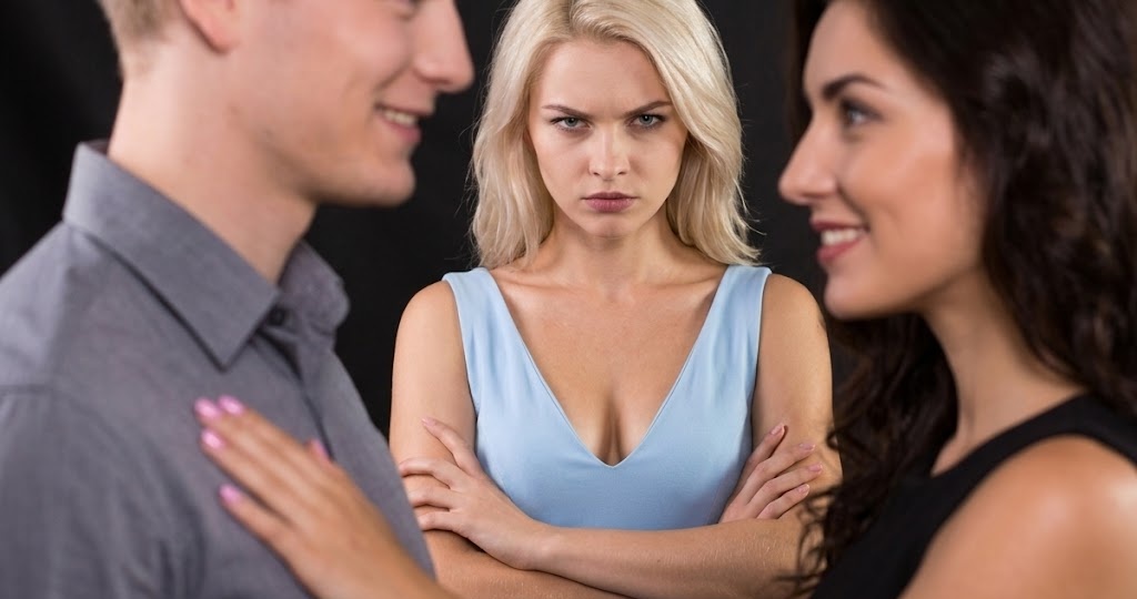 Причины, почему люди осознанно провоцируют партнёров на ревность