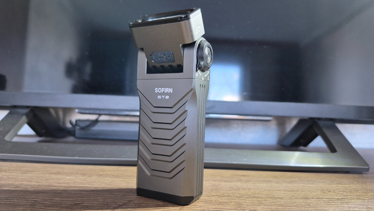 Фонарики — это, конечно, вещь полезная, особенно если часто выбираешься на природу или работа связана с необходимостью подсветить пространство