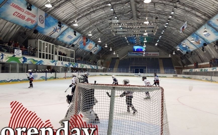 В Гае юные хоккеисты не поделили шайбу: перелом ноги ребенка будет компенсировать спортивная школа