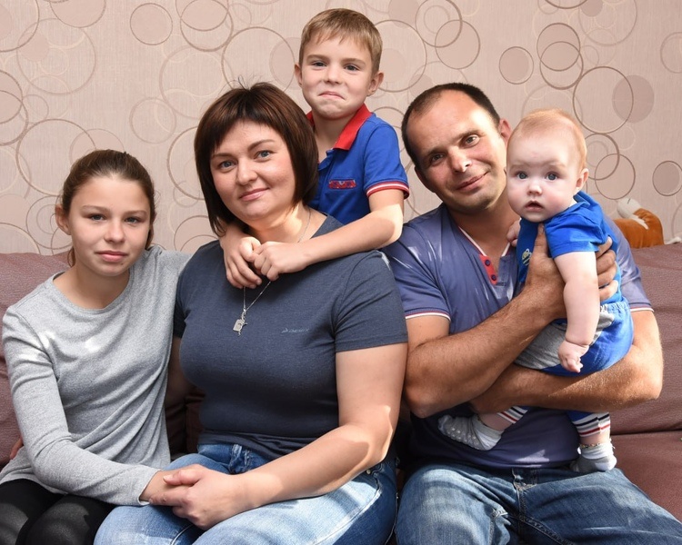     В Курске стартовал приём заявок на медаль «Во славу отцовства» для пап