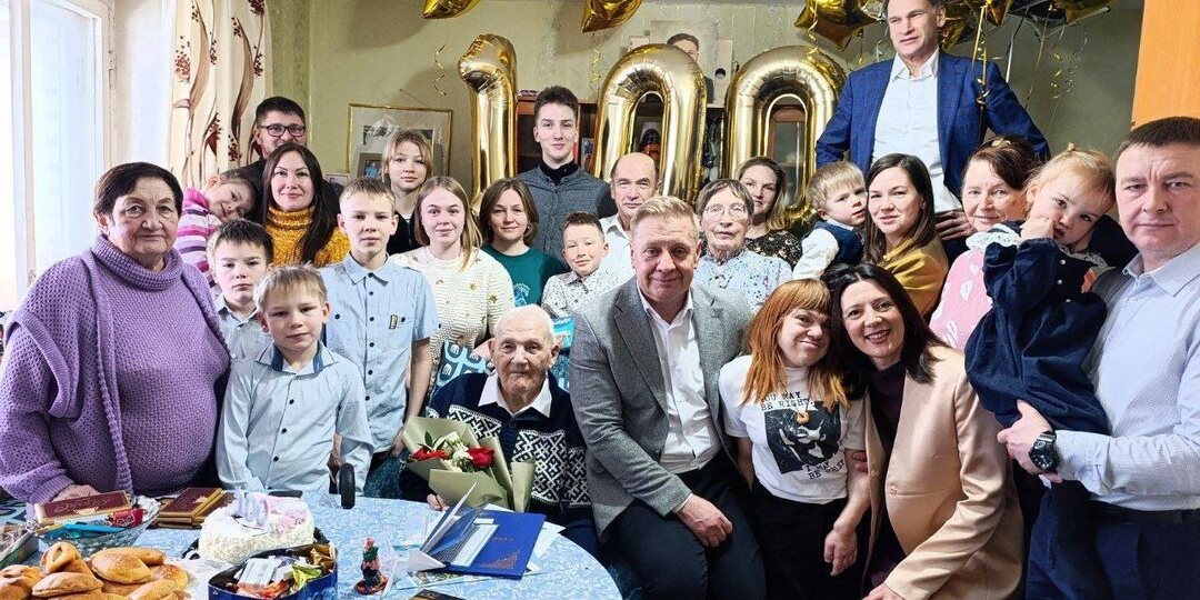 100-летний юбиляр и древо его рода